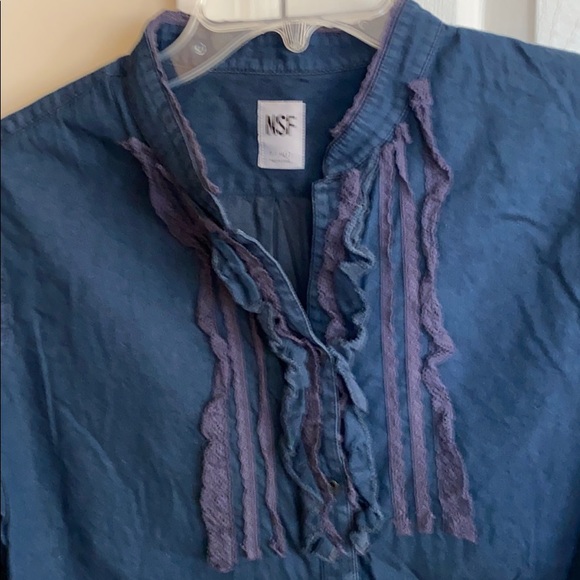 NSF CHAMBRAY RUFFLE-FRONT SHIRT DARK NAVY SZ L - Picture 2 of 7
